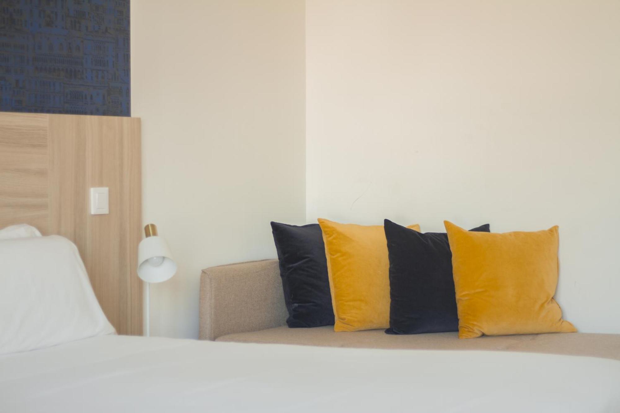 Room Select Porto Suites Exteriér fotografie